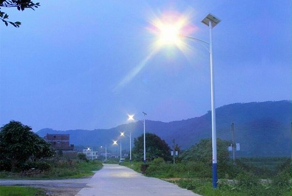 正翔照明農村太陽能路燈