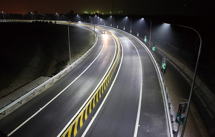 昭航路燈生產廠家參與了廣樂高速韶關連接段的路燈工程